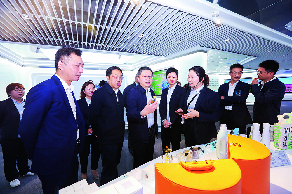 1684113082612010824.jpg 来访.jpg