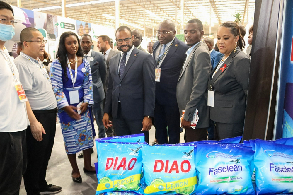 1684201118030084811.jpg 安哥拉照片.jpg