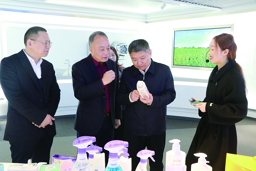 1709276176623010423.jpg 朱市长来访.jpg